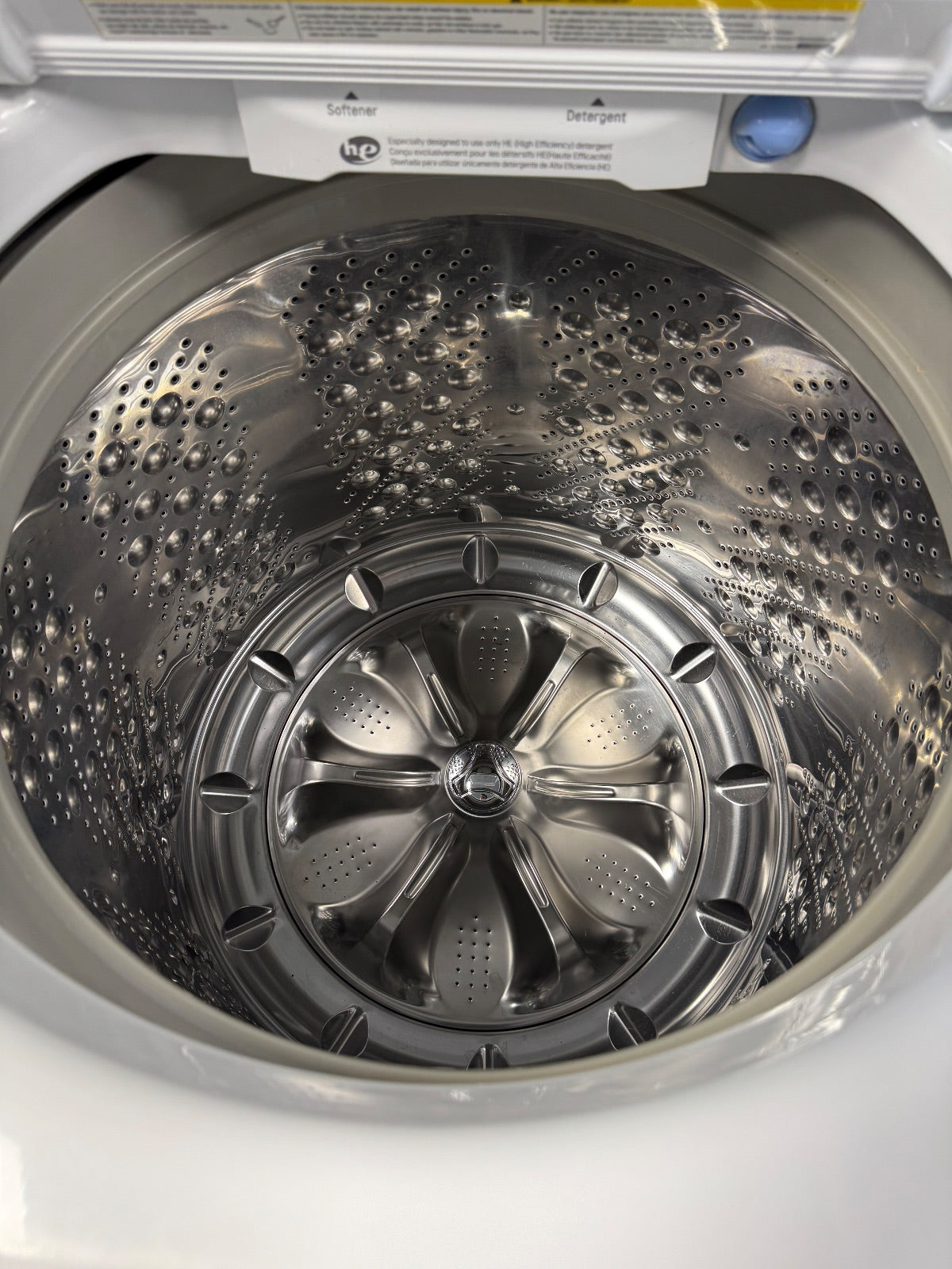 LG — Top-Load Washer Without Agitator