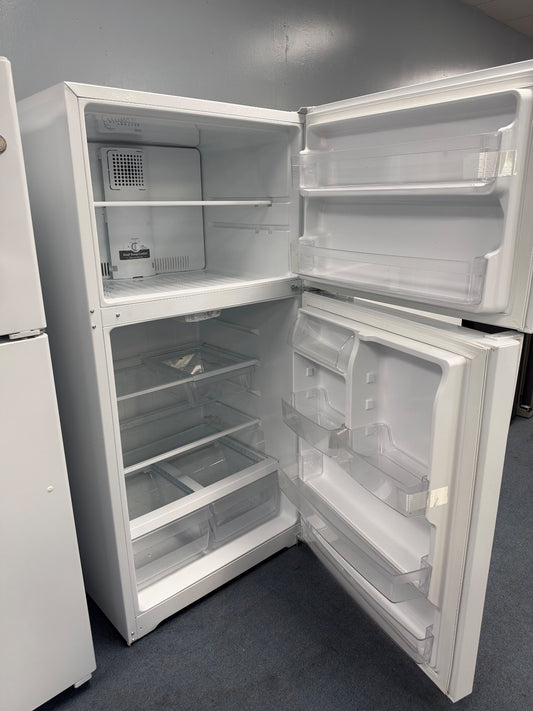 GE — Top-Freezer, 22 cu ft — White