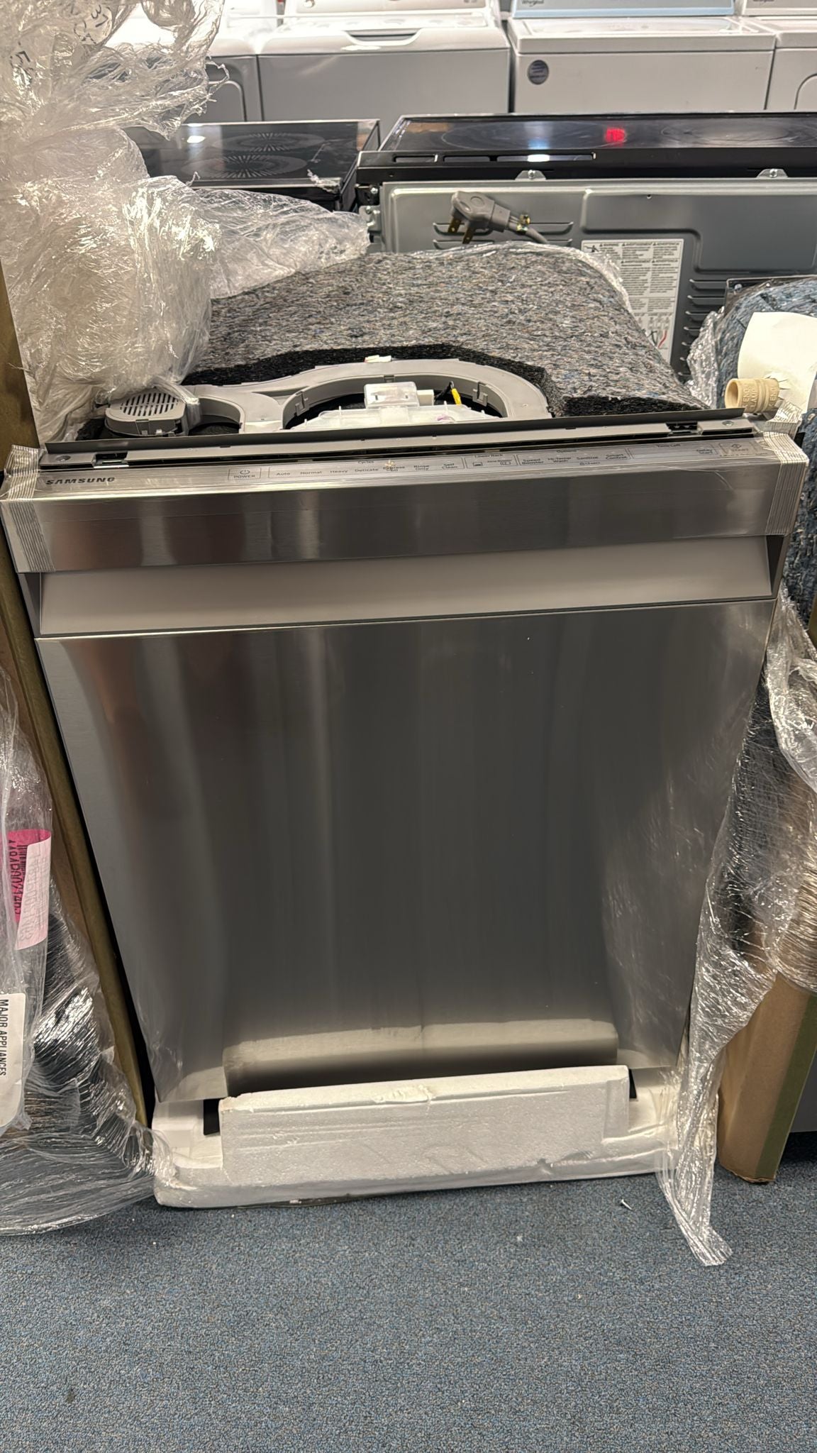 Samsung Built-In Dishwasher – Adjustable Rack – Stainless Steel