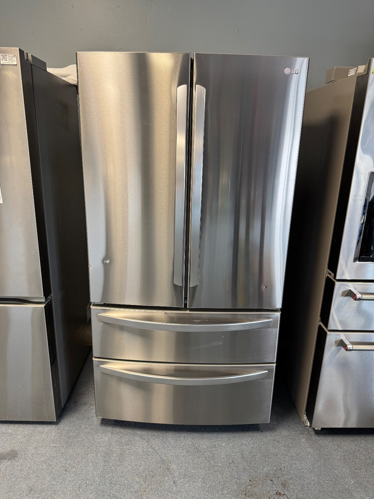 LG — French Door - Water Dispenser Inside