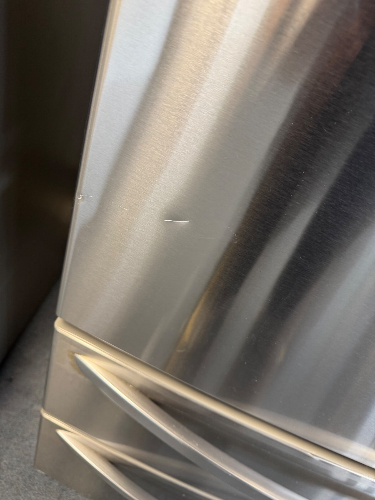 LG — French Door - Water Dispenser Inside