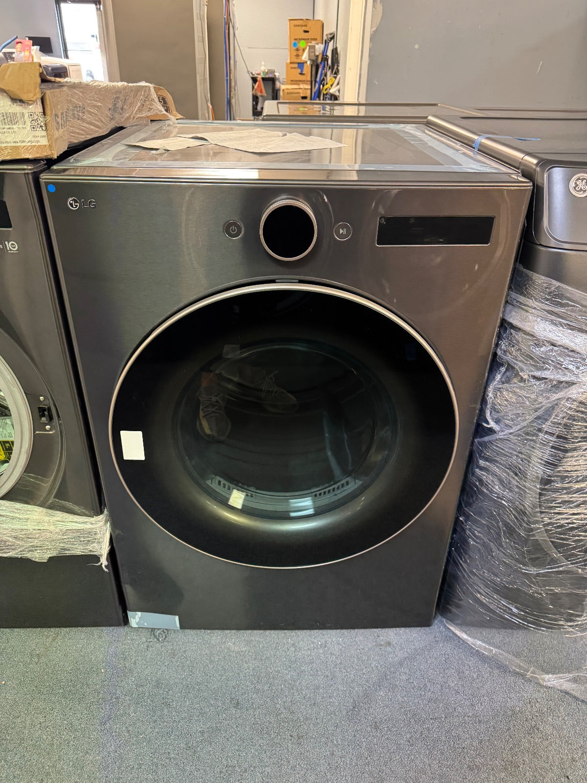 LG — Gas Dryer, 7.4 cu ft — Dark