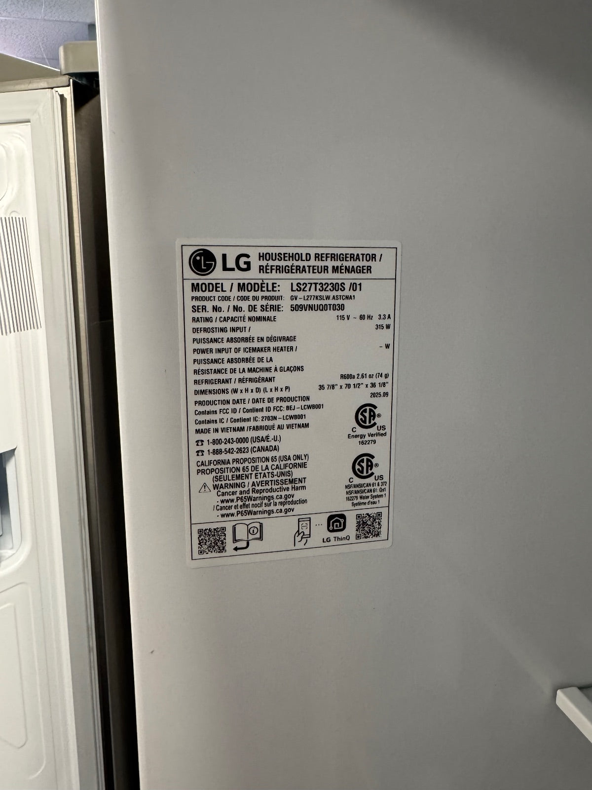 LG - Refrigerator Side by Side