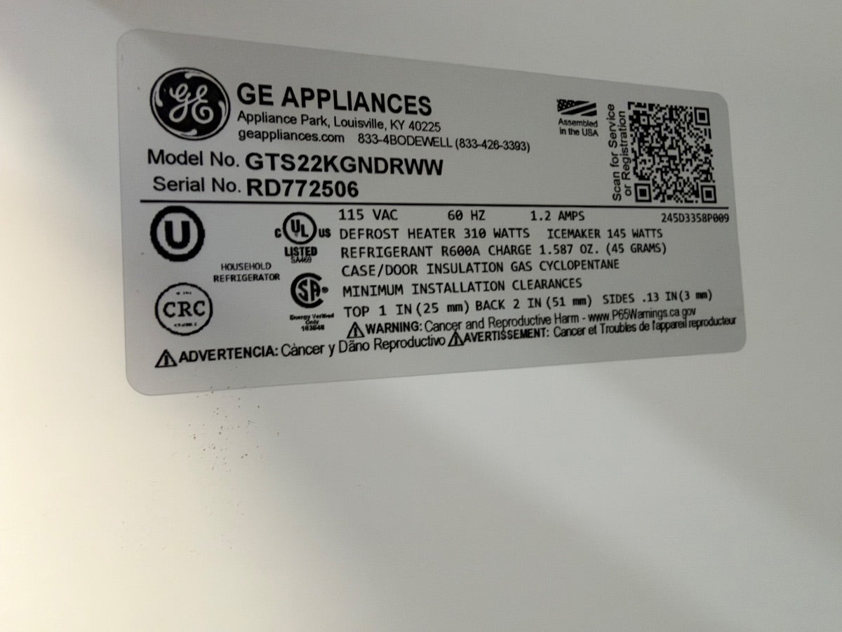 GE — Top-Freezer, 22 cu ft — White