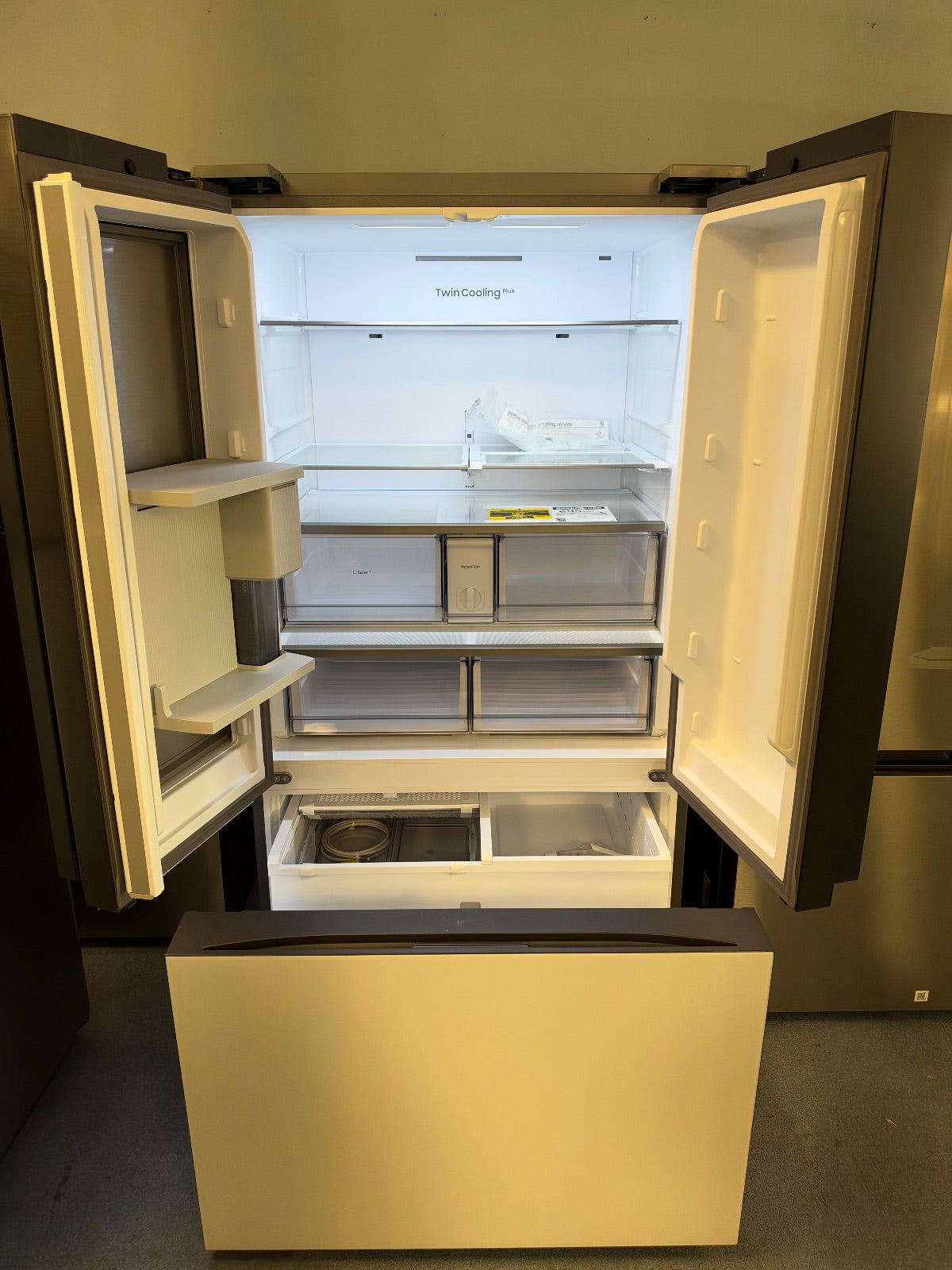 Samsung — Bespoke with Beverage Center French Door