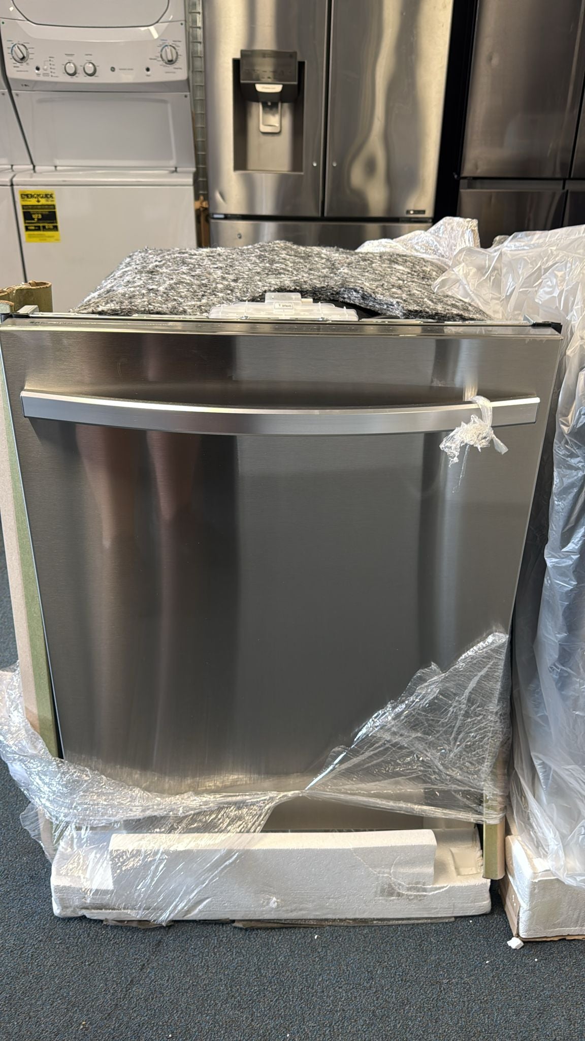 Samsung Dishwasher with Handle – Stainless Steel